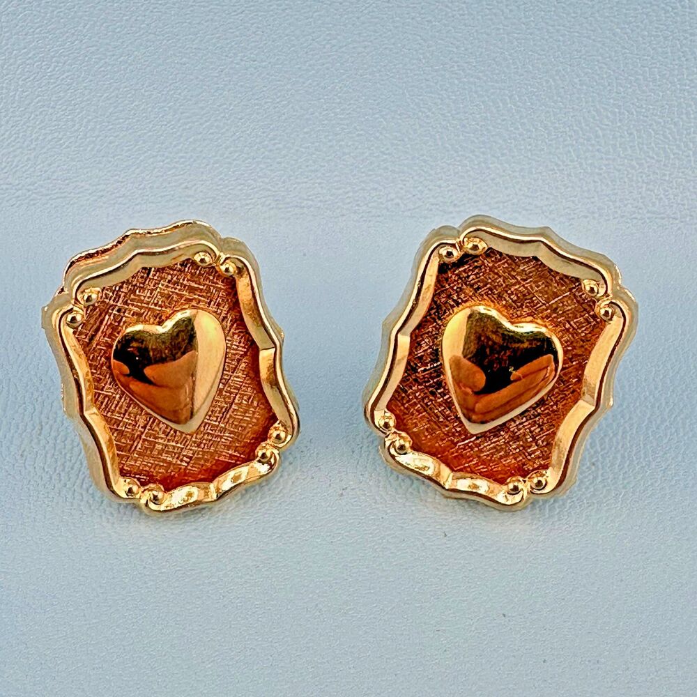 Vintage Clip On Earrings Heart Inside Portrait Scalloped Frame Gold Tone